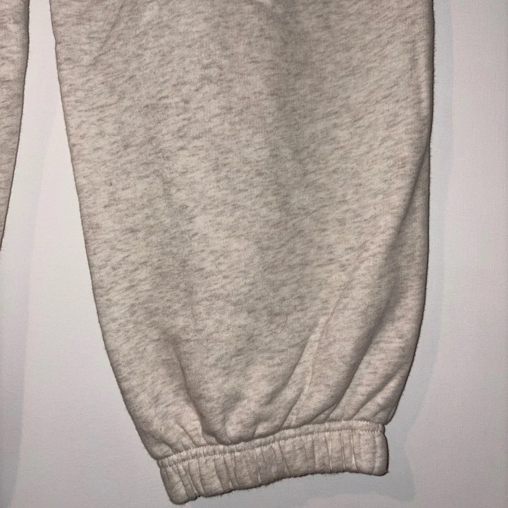 Aritzia TNA Cream Jogger Sweatpants - Picture 5 of 7